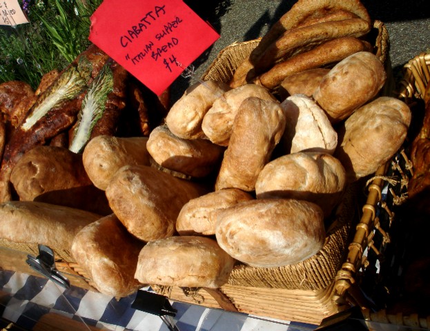 pizzas and breads farmers market 324